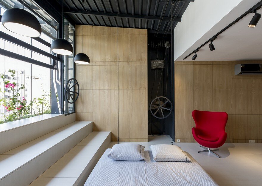 45-sqm Roof Storage Space Converted into a Living Space 3