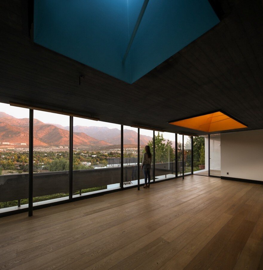 Beautiful Home in Chile With Panoramic View Over the City 5