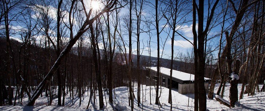 Cedar Cottage for Ski Weekends / Paul Bernier Architecte 16