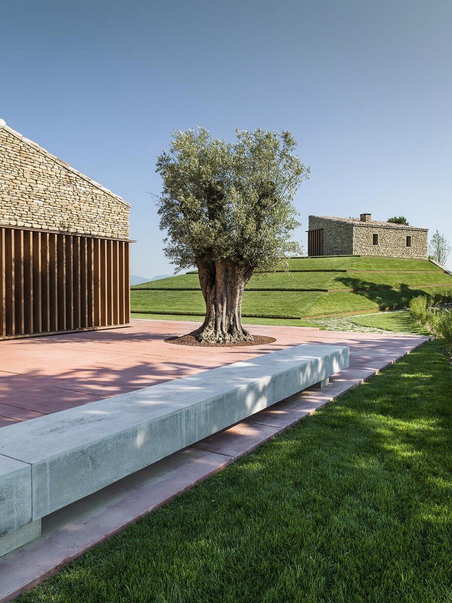 This Italian Stone House Celebrates Vernacular Architecture in a Modern Way 2
