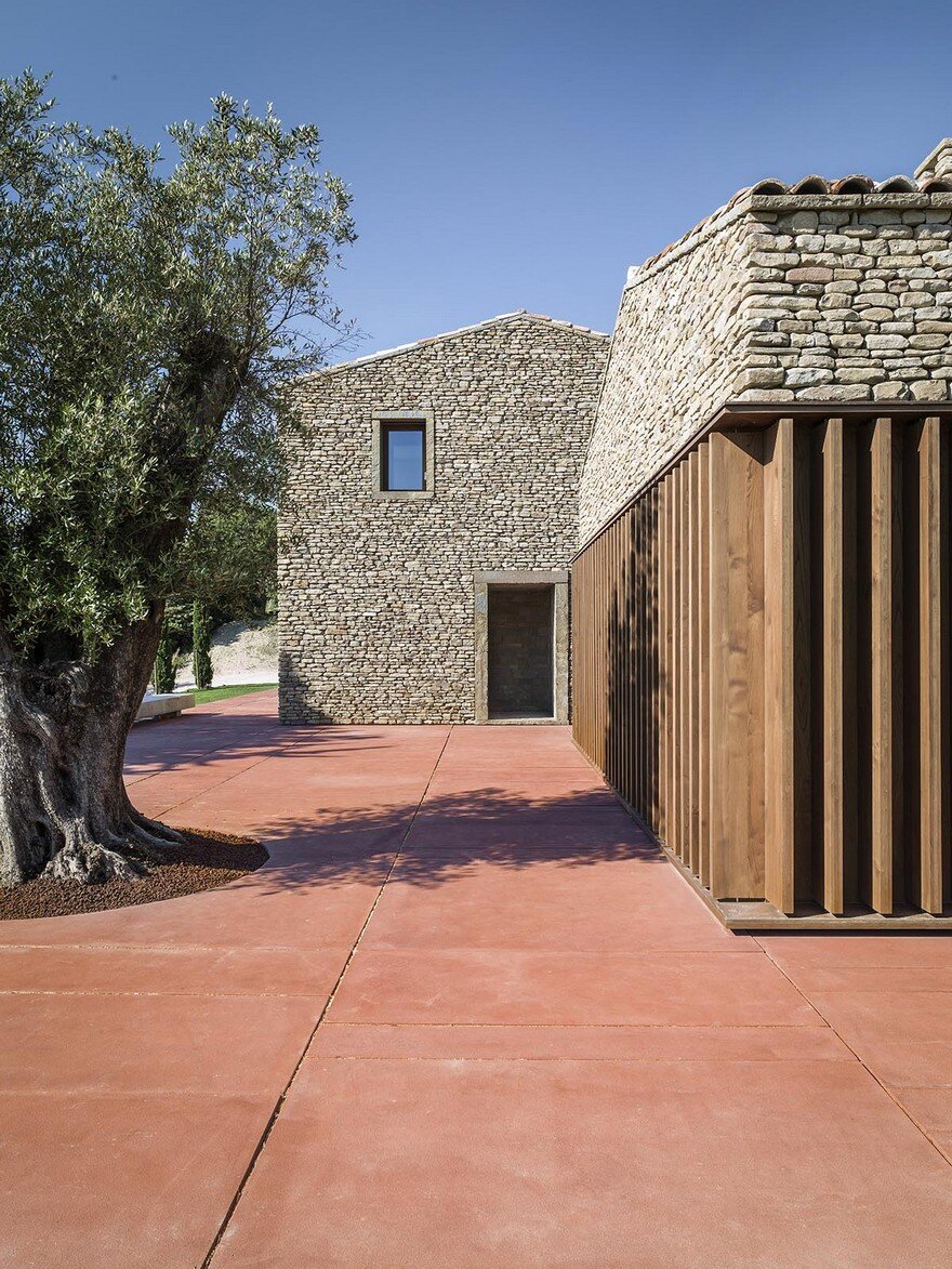 This Italian Stone House Celebrates Vernacular Architecture in a Modern Way 1