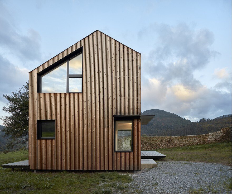Modern Modular House Assembled in a Factory and Installed in Asturias, Spain 1