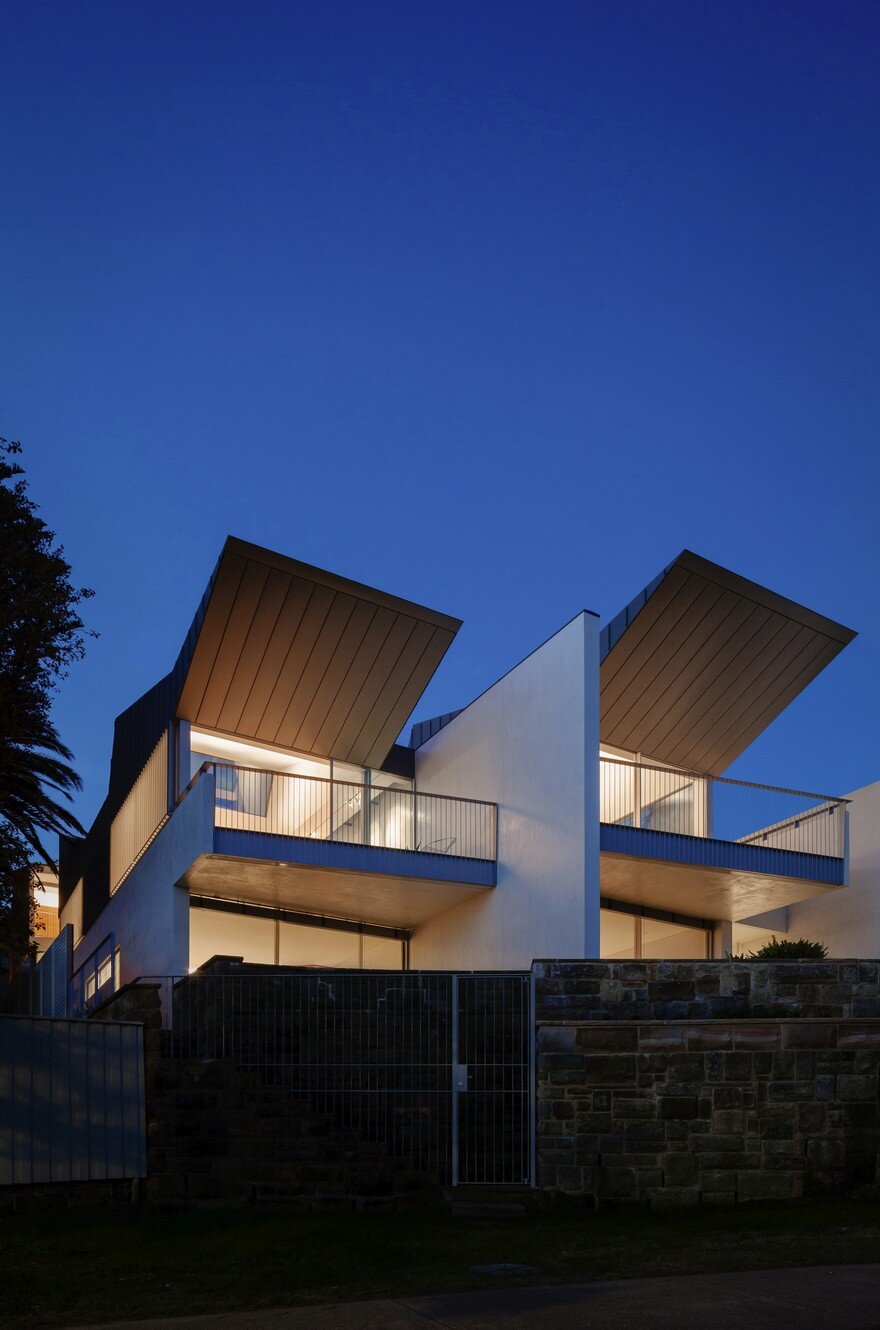 Narrow Beach House in Sydney by Marston Architects 13