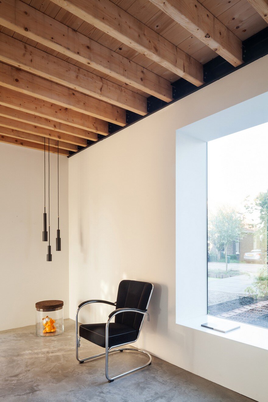 Old Brick House Replaced by a New Sustainable Timber House in Amsterdam 4
