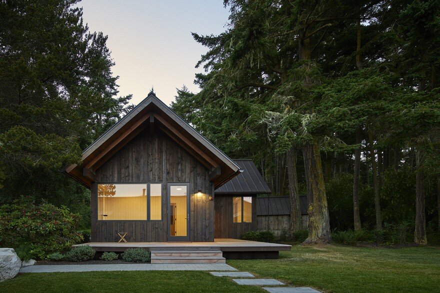 These Small Cabins Combines a Wilderness Retreat with the Comforts of Home 13