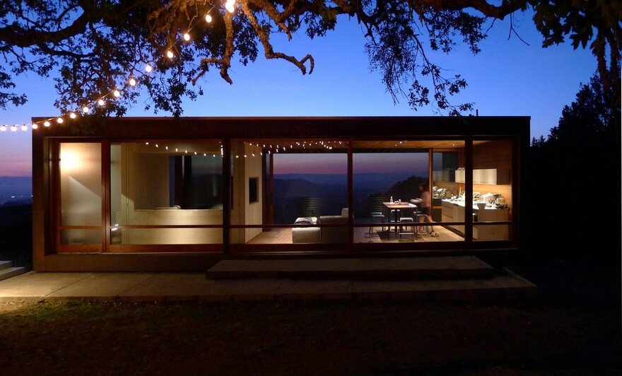 Sonoma weeHouse - Prefabricated House Consisting of Two Minimalist Open-Sided Boxes 11