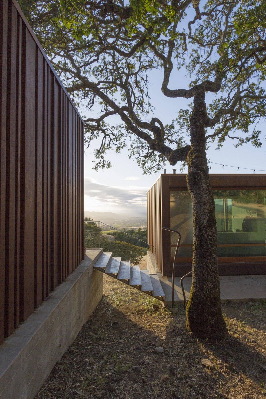 Sonoma weeHouse - Prefabricated House Consisting of Two Minimalist Open-Sided Boxes 2