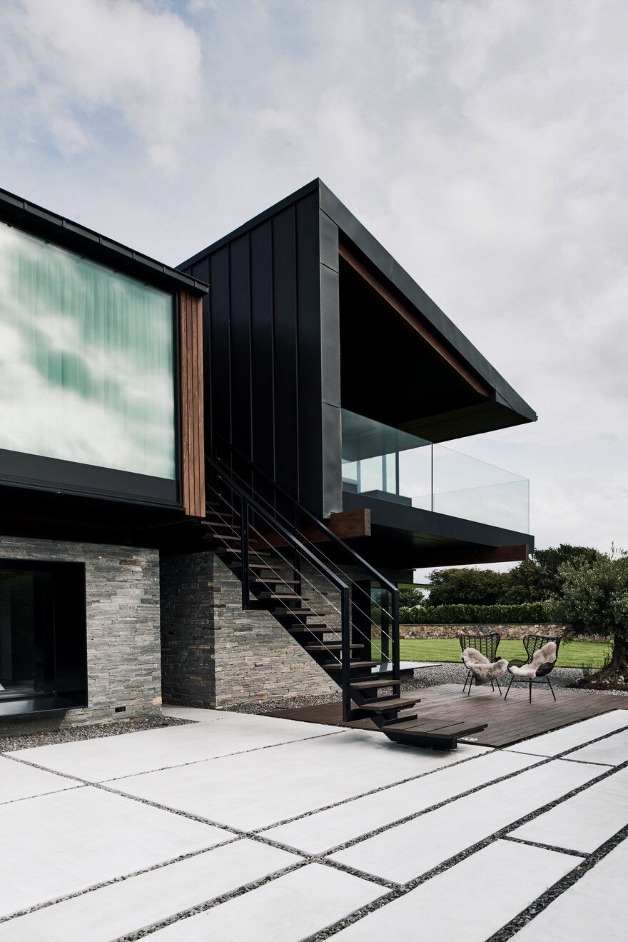 This Wales House is a Very Elegant Piece of Architecture 2