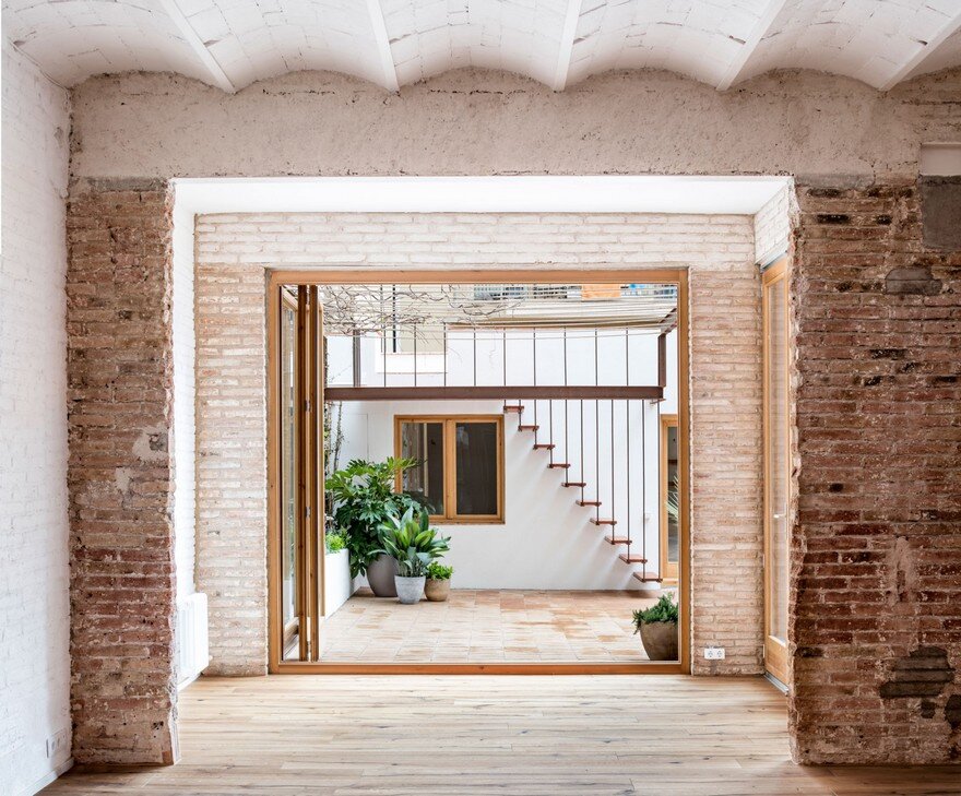 XX Century Patio-Apartment Refurbished and Adapted to Mediterranean Climate in Barcelona 1