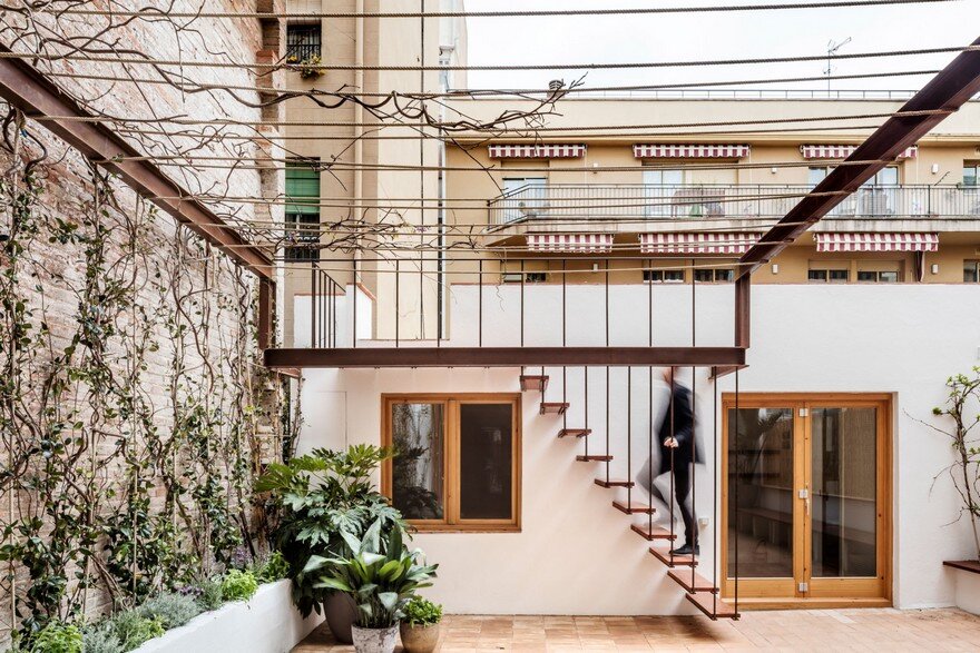 XX Century Patio-Apartment Refurbished and Adapted to Mediterranean Climate in Barcelona 12