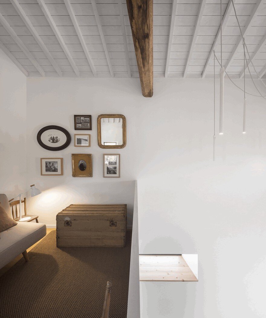 An Old Stable Converted into Two Contemporary Guesthouses 14