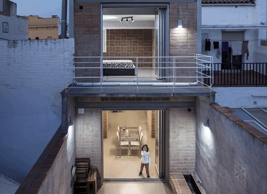 Blacksmith Workshop Turned into a Family Home in Badalona, Spain