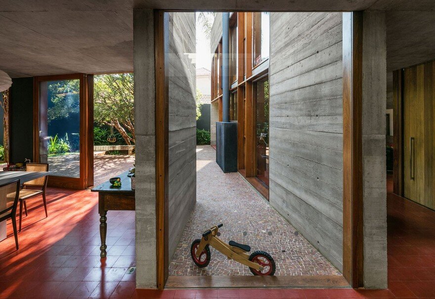 Brutalist-Inspired Concrete House in Sao Paulo by UNA Arquitetos 7