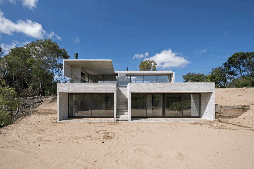 Concrete Summer House in Costa Esmeralda, Argentina 2