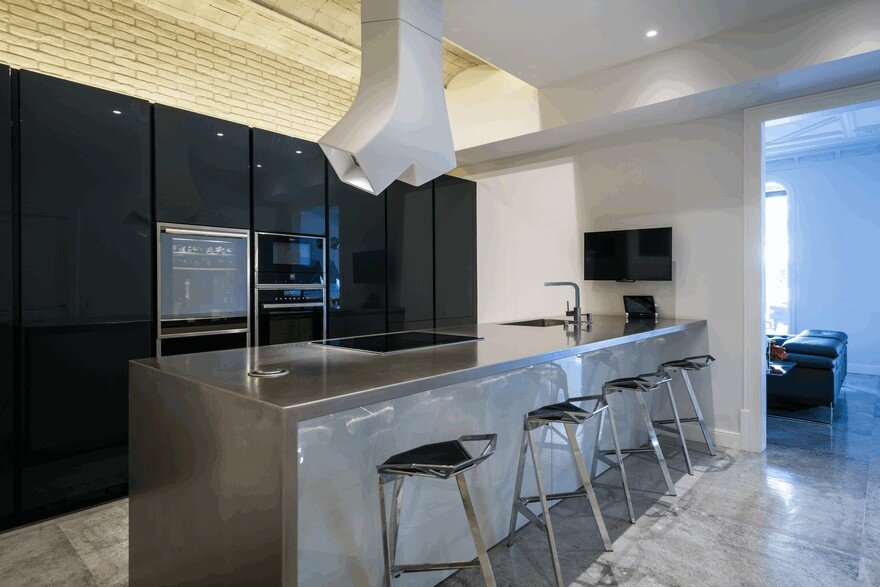 Modern and Contemporary Family Apartment in Barcelona's Eixample 5