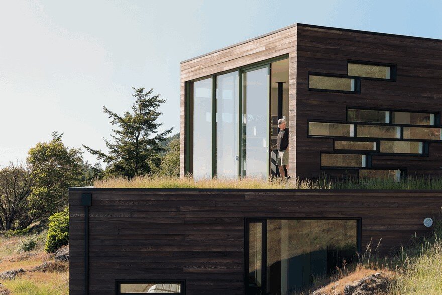 Four Stacked Boxes Defining Modern Family House in San Juan Island 15
