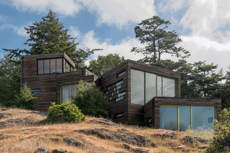 Four Stacked Boxes Defining Modern Family House in San Juan Island 2