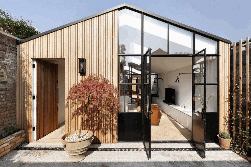 De Rosee Sa Have Designed a Courtyard Home on the Site of a Former Garage in West London