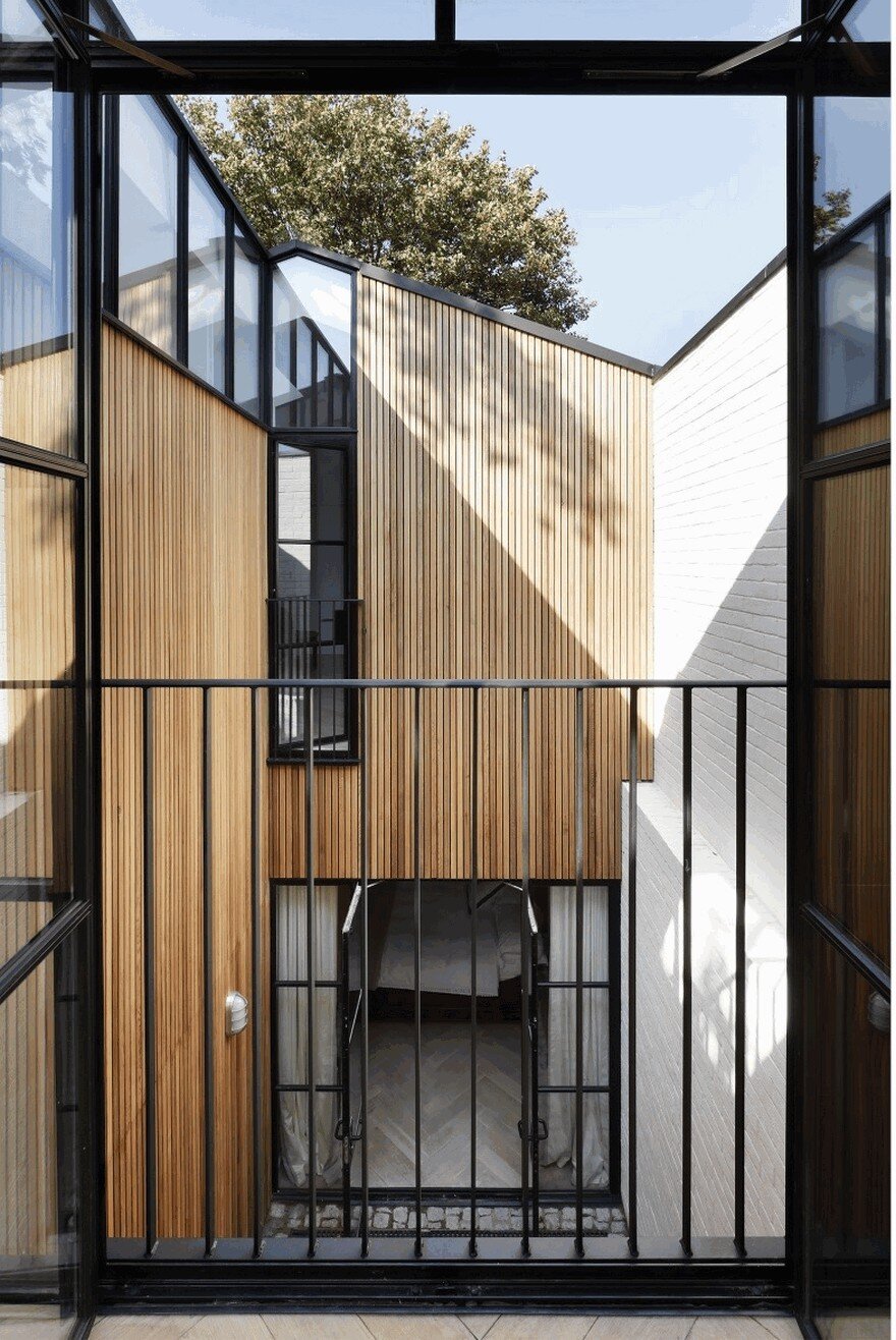 De Rosee Sa Have Designed a Courtyard Home on the Site of a Former Garage in West London 18