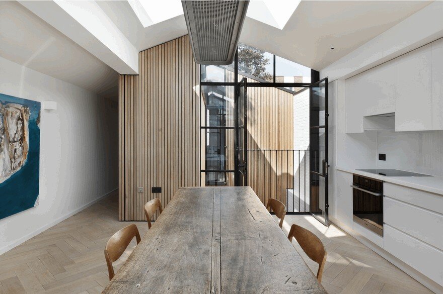 De Rosee Sa Have Designed a Courtyard Home on the Site of a Former Garage in West London 8