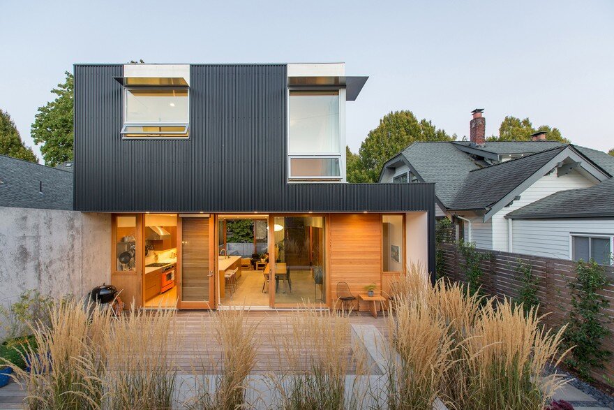 Low-Maintenance and Modern Version of a Traditional Seattle House 1