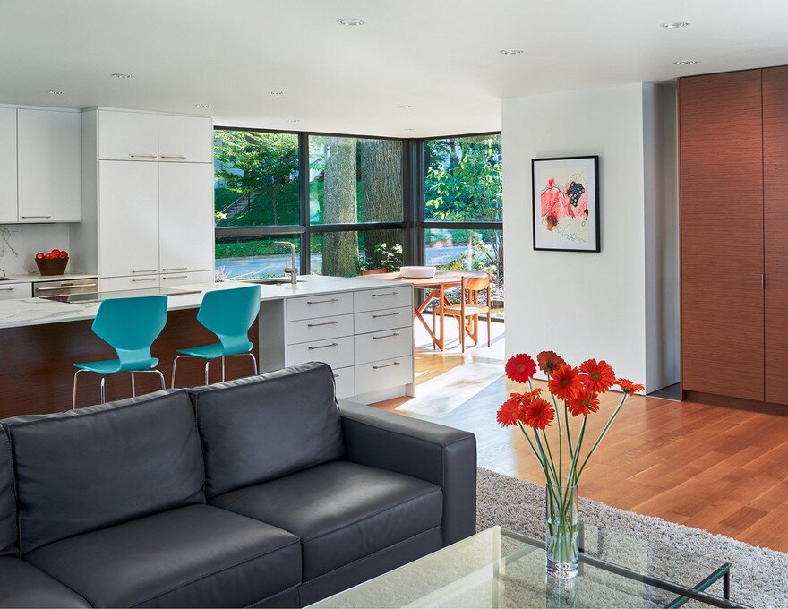 Modern Home Design in Virginia Showcasing Elegance and Warmth 5