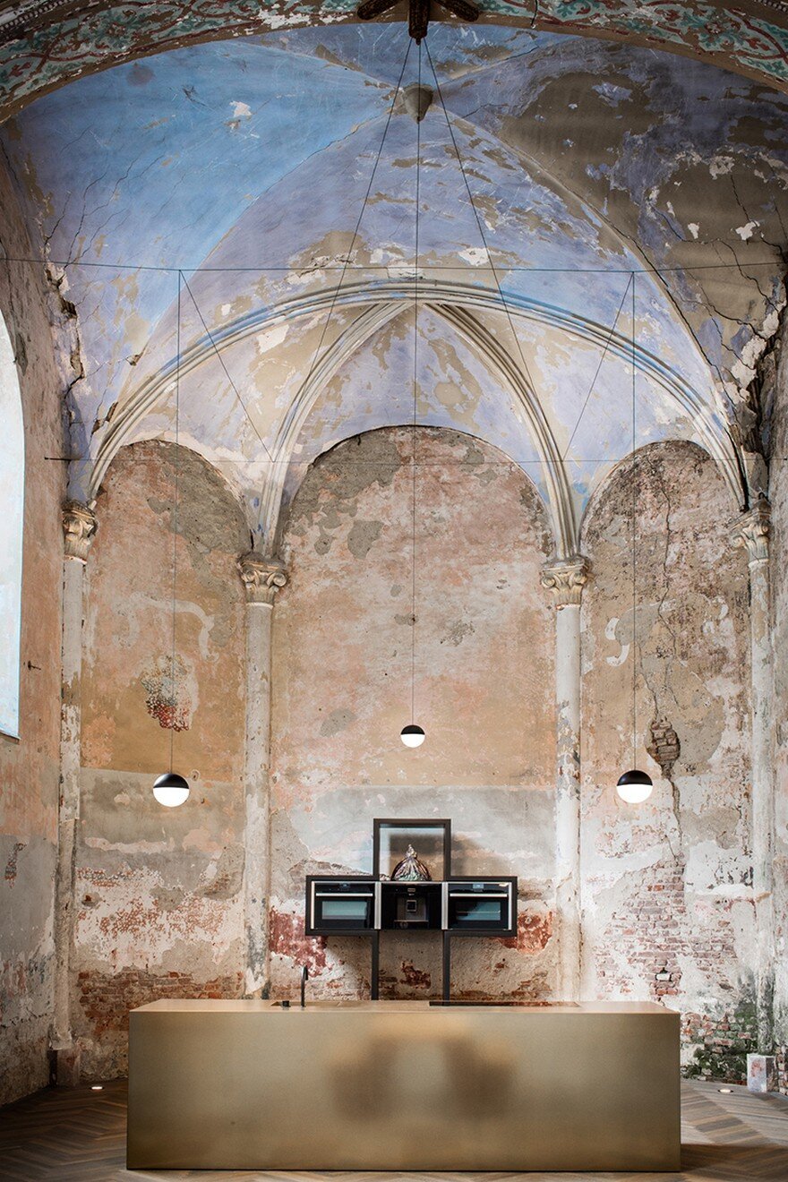 Old Chapel in Belgium Transformed into Office Space 2