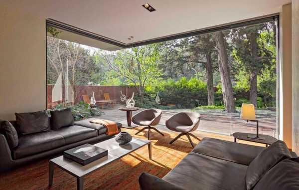 Private Contemporary Home in Mexico Showcasing Bright Interior Spaces 3