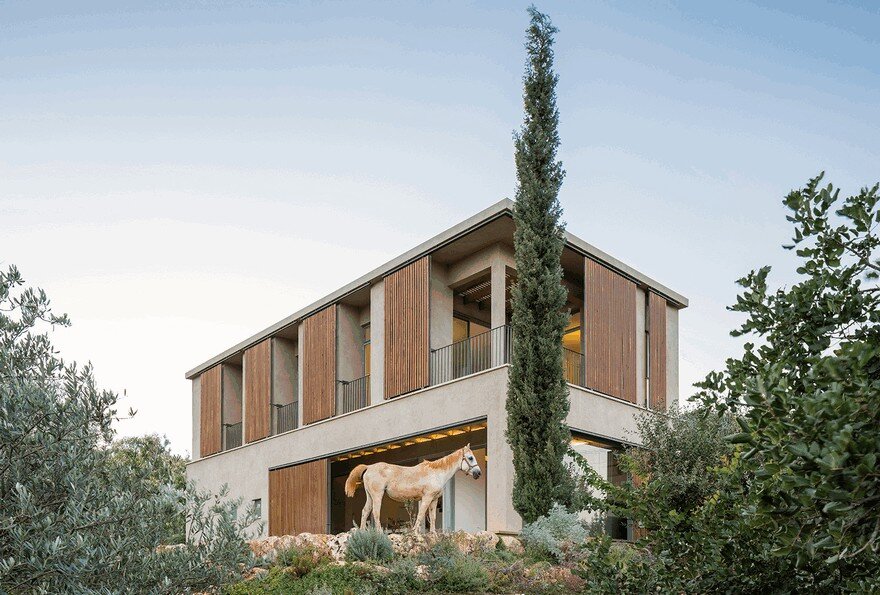 A Galilee House Integrated into the Pastoral Surroundings