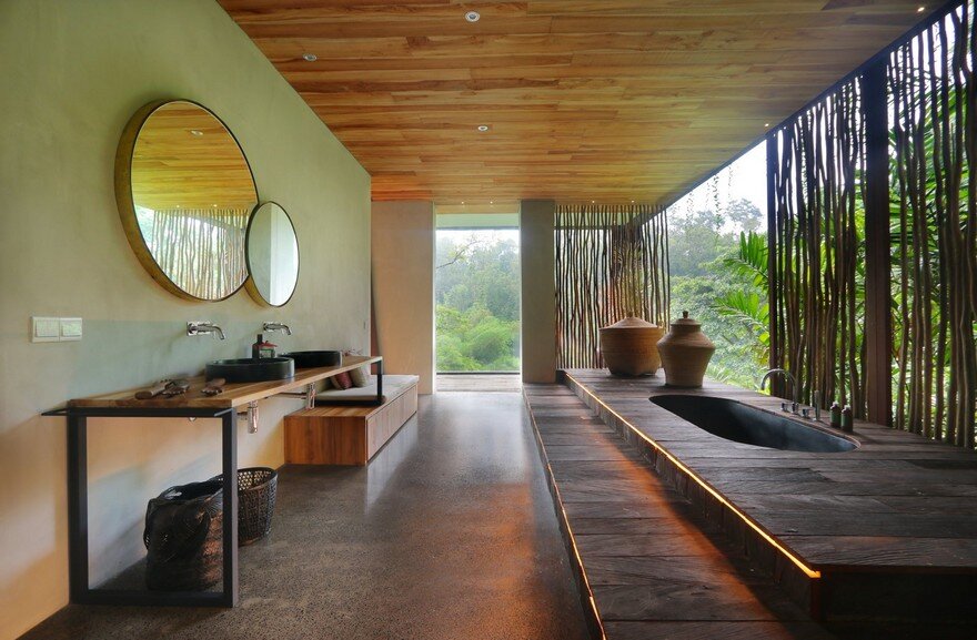 Villa Chameleon Features Breathtaking Views in the Balinese Jungle 10