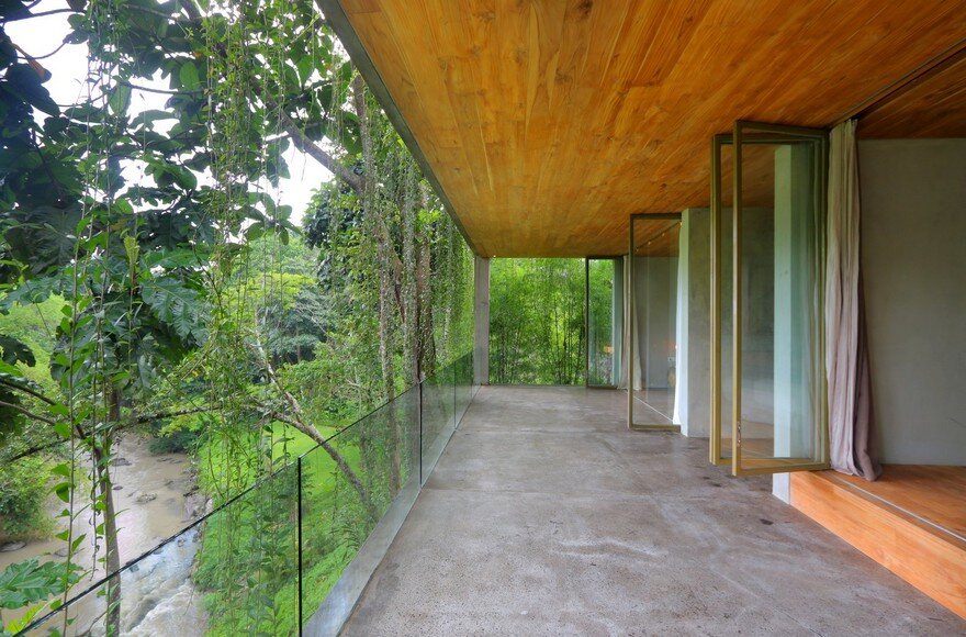 Villa Chameleon Features Breathtaking Views in the Balinese Jungle 16