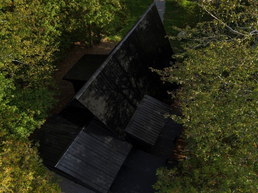 A-Frame Cottage by Jean Verville Architecte 18