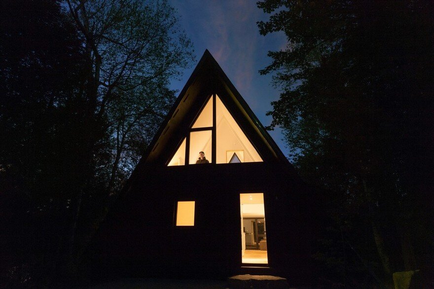 A-Frame Cottage by Jean Verville Architecte 19