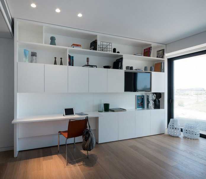 Crystal Blue Apartment in Tel Aviv / Michal Han Interior Design