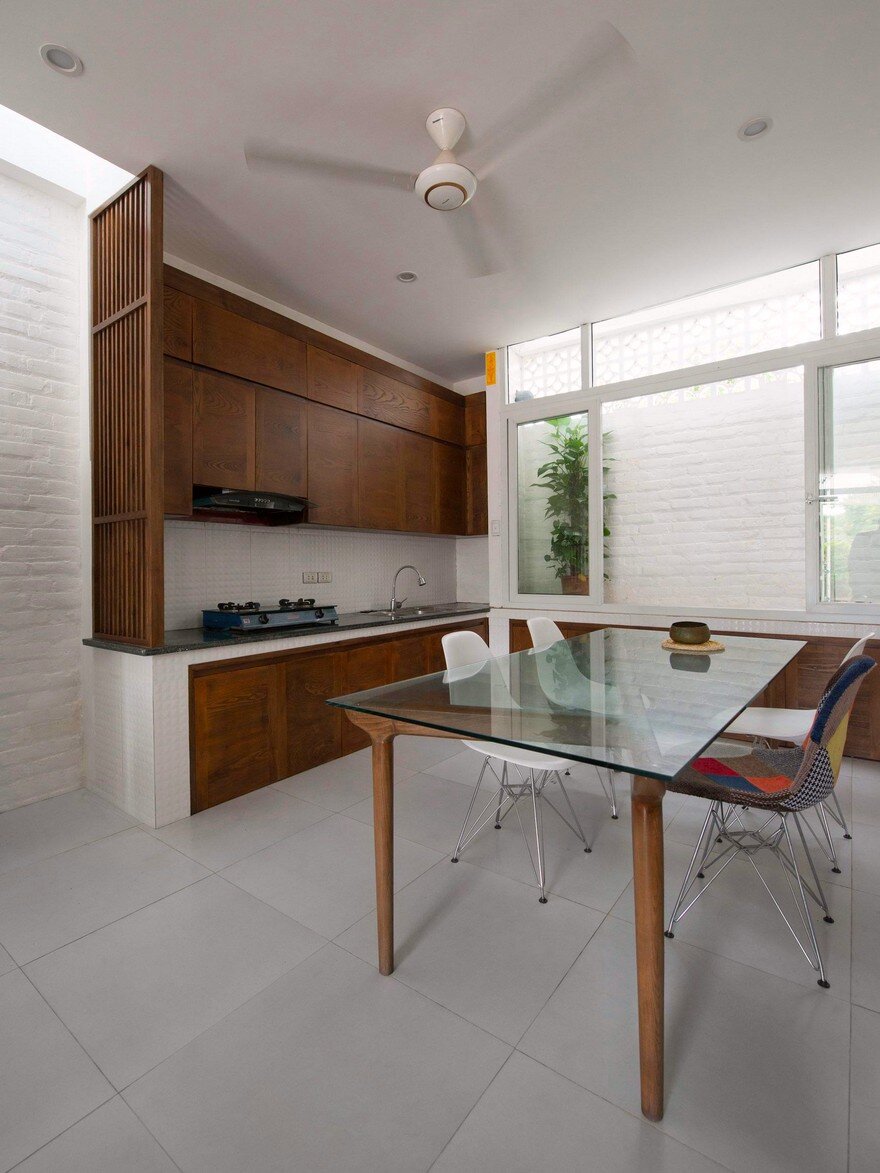 Minimalist Vietnamese Home Adapted to a Long and Narrow Lot 3