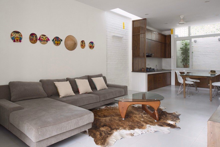 Minimalist Vietnamese Home Adapted to a Long and Narrow Lot 2