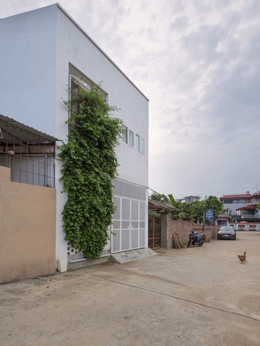Minimalist Vietnamese Home Adapted to a Long and Narrow Lot 12