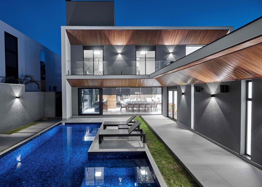 An imposing Example of Modern Brazilian Architecture Cumaru House 14