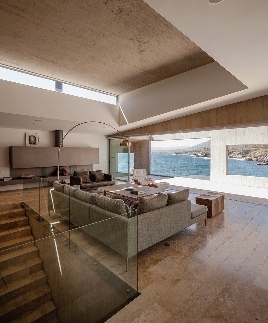 Chilean Concrete Residence Adorning a Steep Slope: Bahia Azul House 8