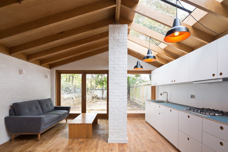 Extension of a Garden Flat Defined by a Dramatic Vaulted Oak Roof 9