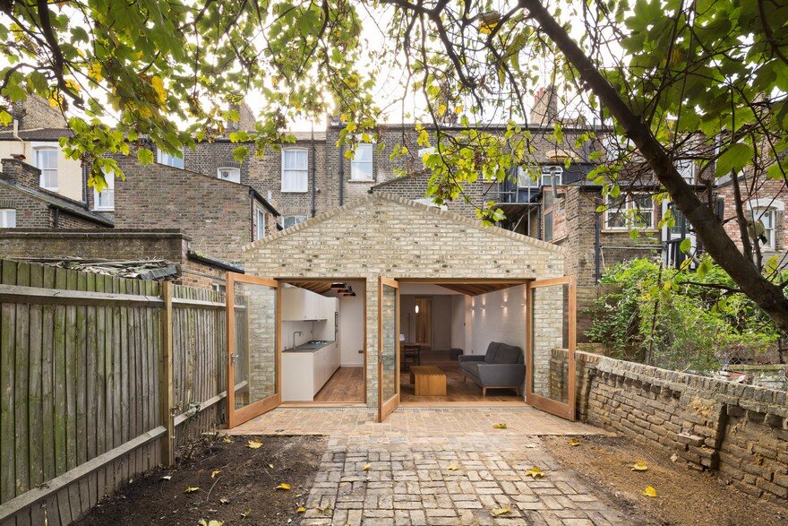 Extension of a Garden Flat Defined by a Dramatic Vaulted Oak Roof 1