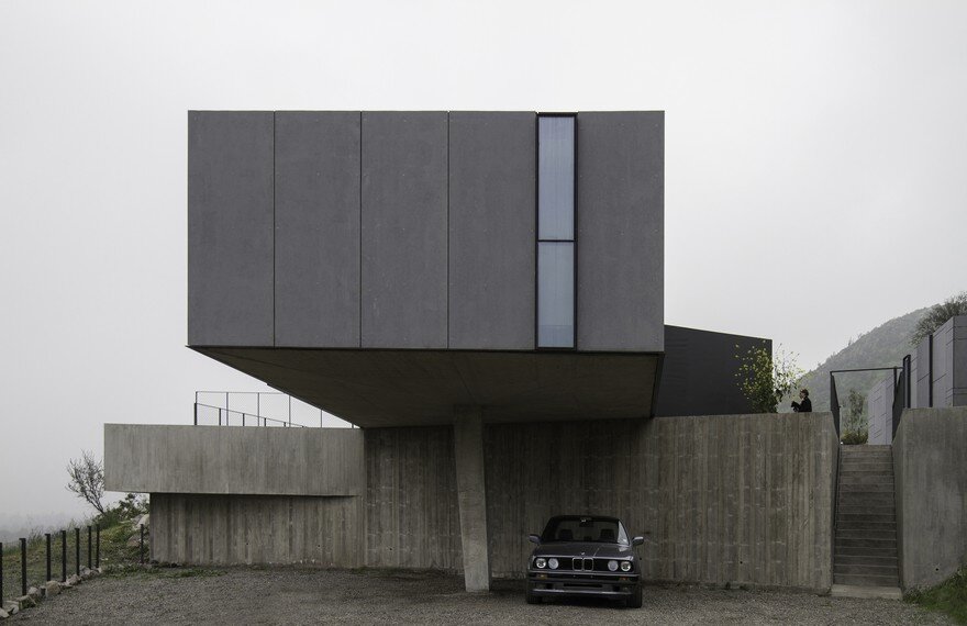 Imposing Chilean GZ House Offering Stunning Panoramic Views of the Chicureo Valley 14