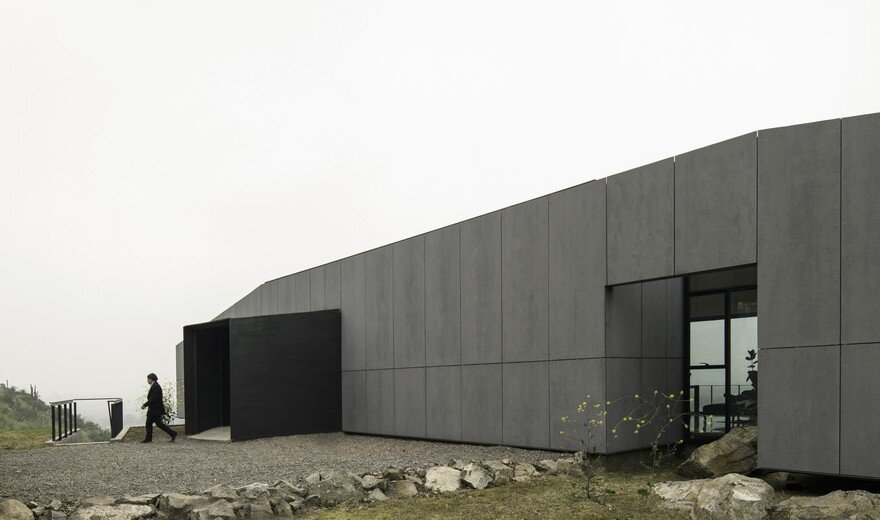 Imposing Chilean GZ House Offering Stunning Panoramic Views of the Chicureo Valley 4