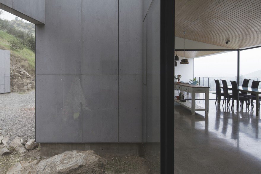 Imposing Chilean GZ House Offering Stunning Panoramic Views of the Chicureo Valley 6