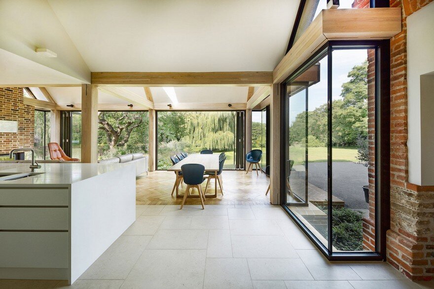 Mill House: An 18th Century Watermill House Gets a Contemporary Extension 10