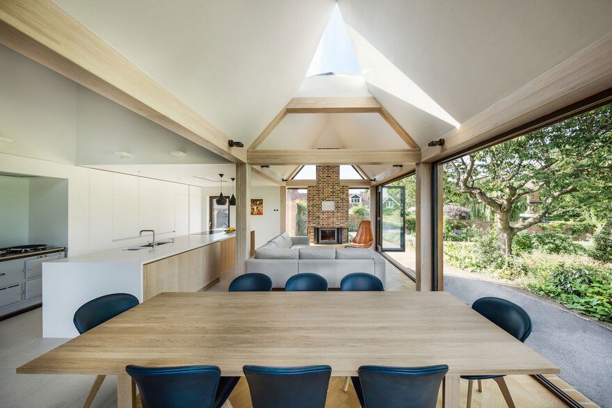 Mill House: An 18th Century Watermill House Gets a Contemporary Extension 7