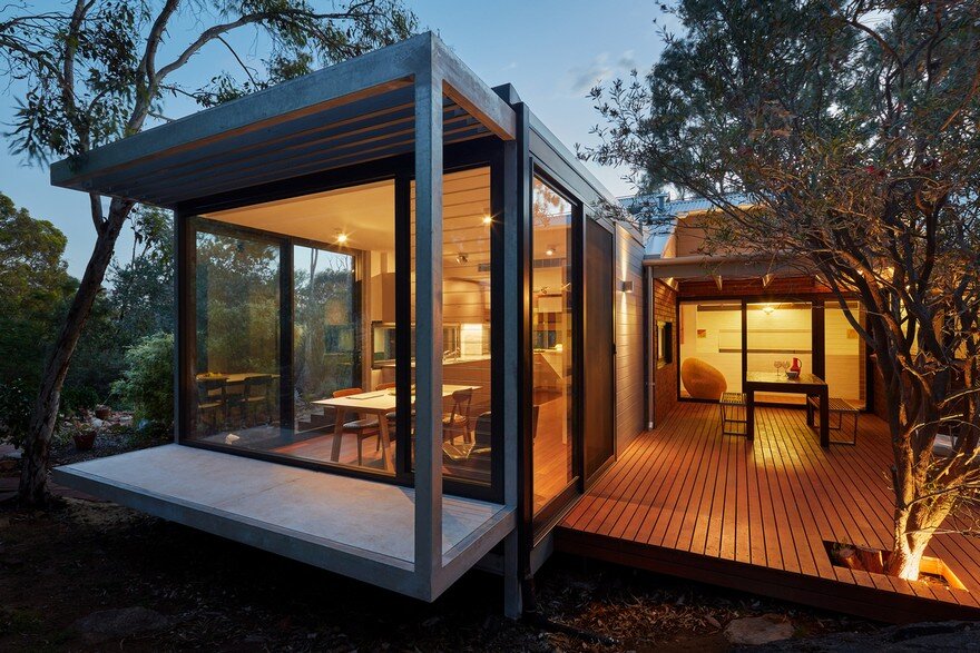Off-the-Grid Glass Box House, Mark Aronson Architecture 3