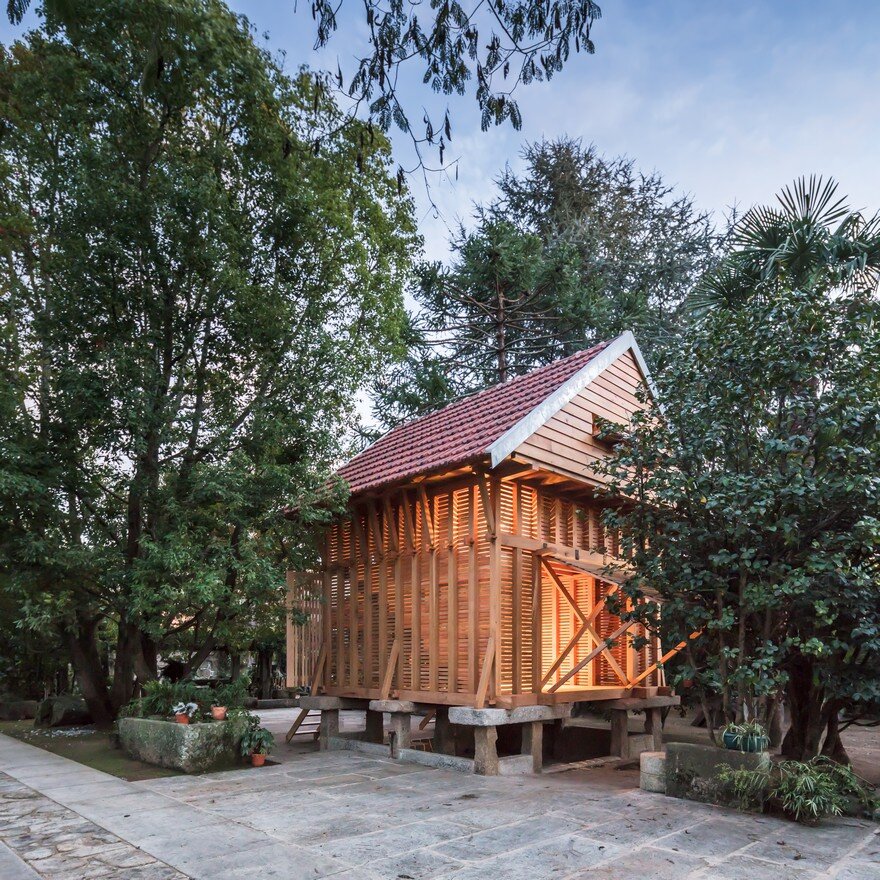 The Dovecote-Granary: A Peaceful Retreat Among the Treetops 14