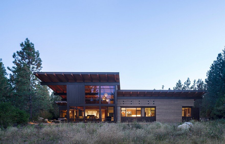 Tumble Creek Net-Zero Cabin Blends Sustainable Modern Architecture with Reclaimed Rustic Materials 15