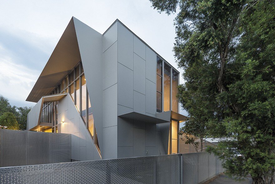 Angular Melbourne House Designed to Support an Active Lifestyle 13
